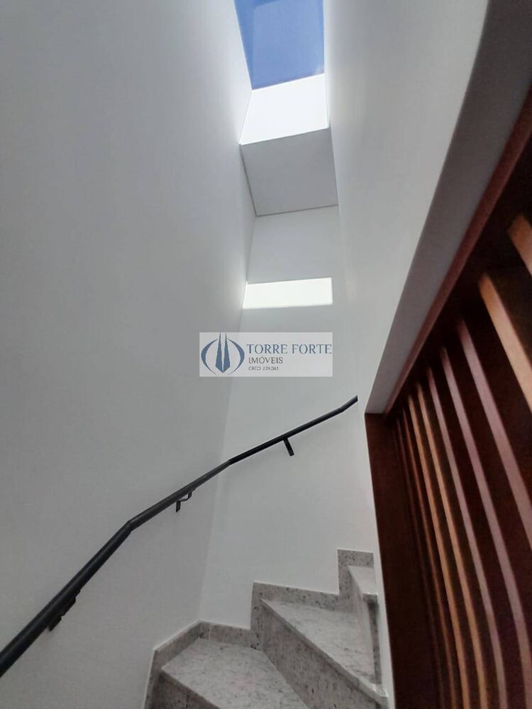 Casa à venda com 3 quartos, 108m² - Foto 4
