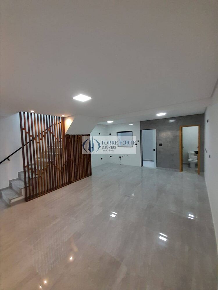 Casa à venda com 3 quartos, 108m² - Foto 1