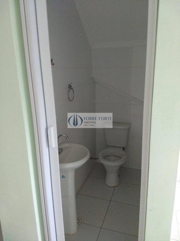 Casa à venda com 2 quartos, 70m² - Foto 6
