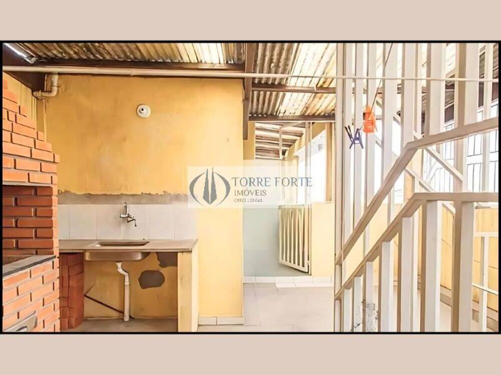 Sobrado à venda com 2 quartos, 208m² - Foto 2
