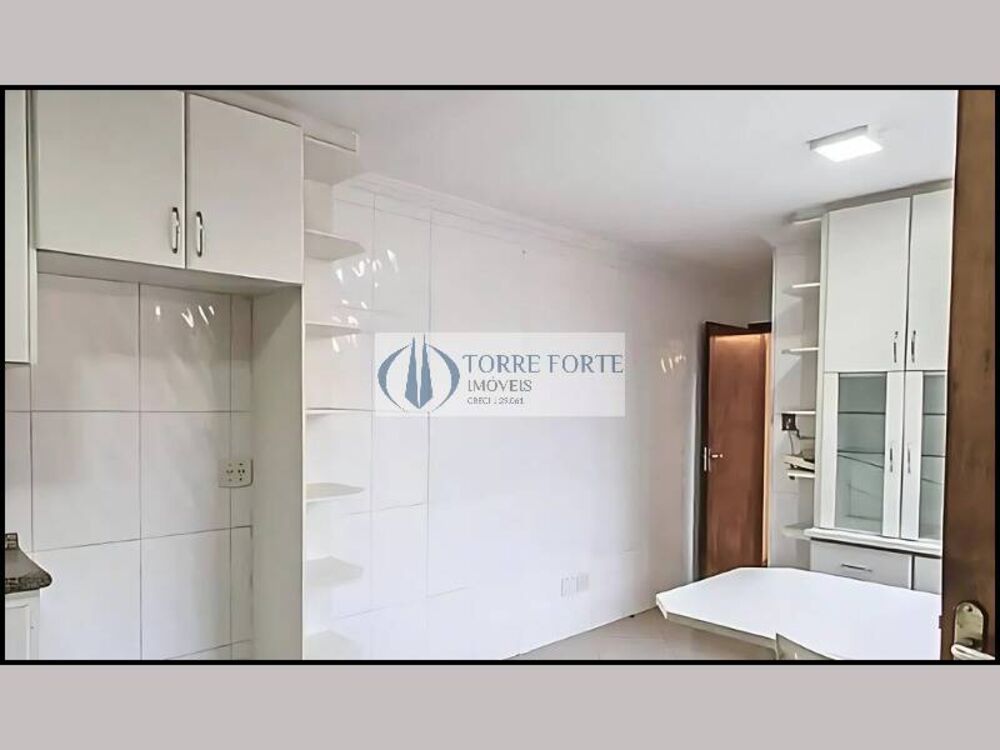 Sobrado à venda com 2 quartos, 208m² - Foto 4