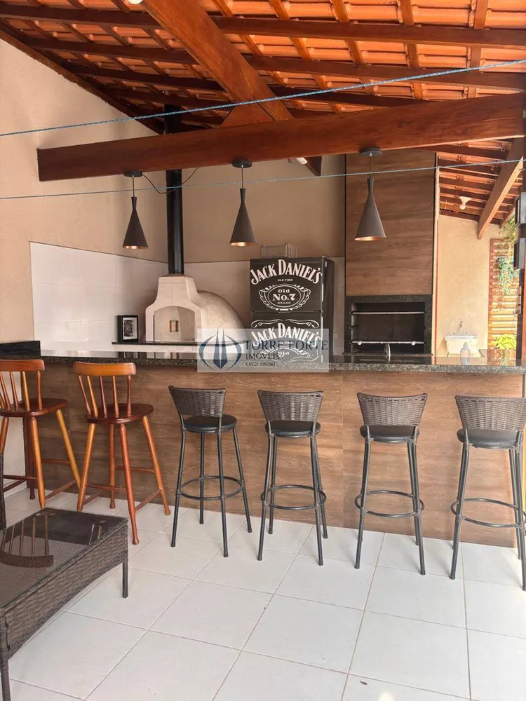 Sobrado, 3 quartos, 200 m² - Foto 2