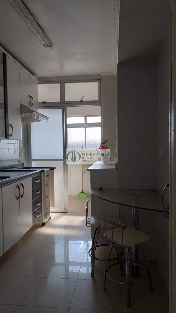 Apartamento à venda com 2 quartos, 65m² - Foto 4