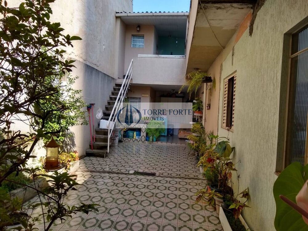 Casa à venda com 3 quartos, 164m² - Foto 1