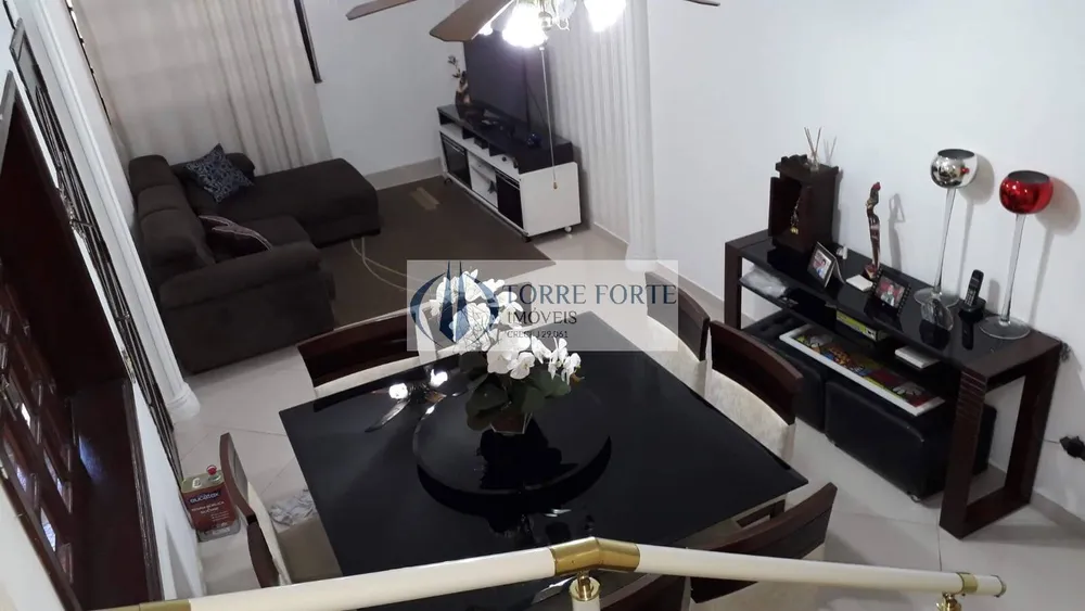 Casa, 3 quartos, 232 m² - Foto 1
