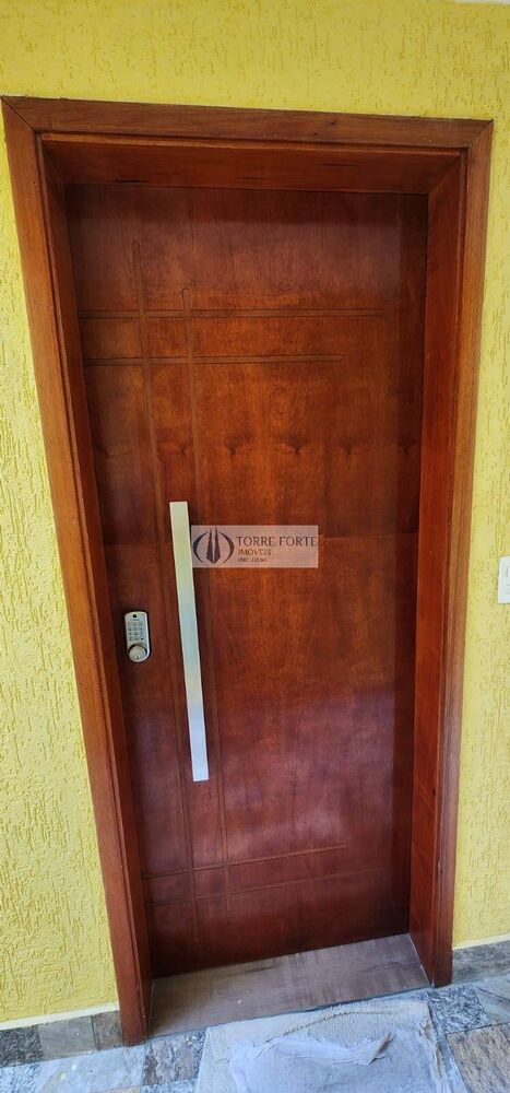 Casa à venda com 2 quartos, 205m² - Foto 1