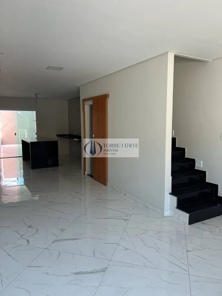 Casa, 3 quartos, 218 m² - Foto 1