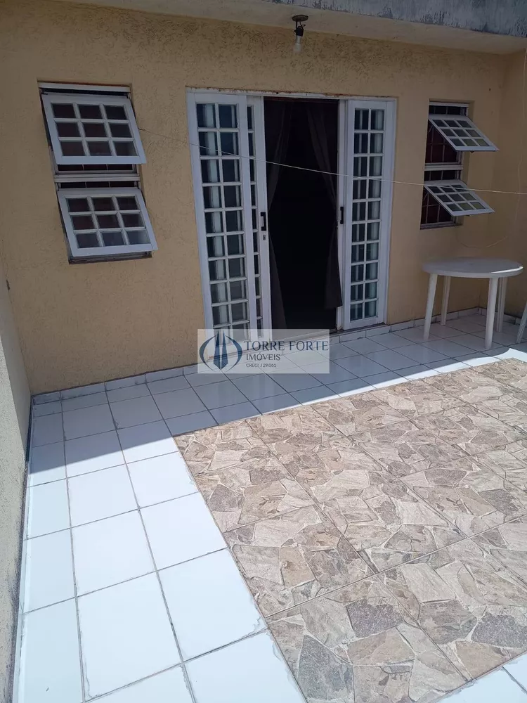 Sobrado à venda com 3 quartos, 250m² - Foto 2