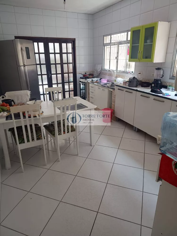 Sobrado à venda com 3 quartos, 250m² - Foto 3