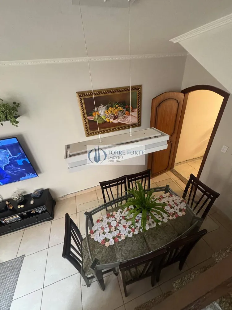 Casa, 3 quartos, 250 m² - Foto 4