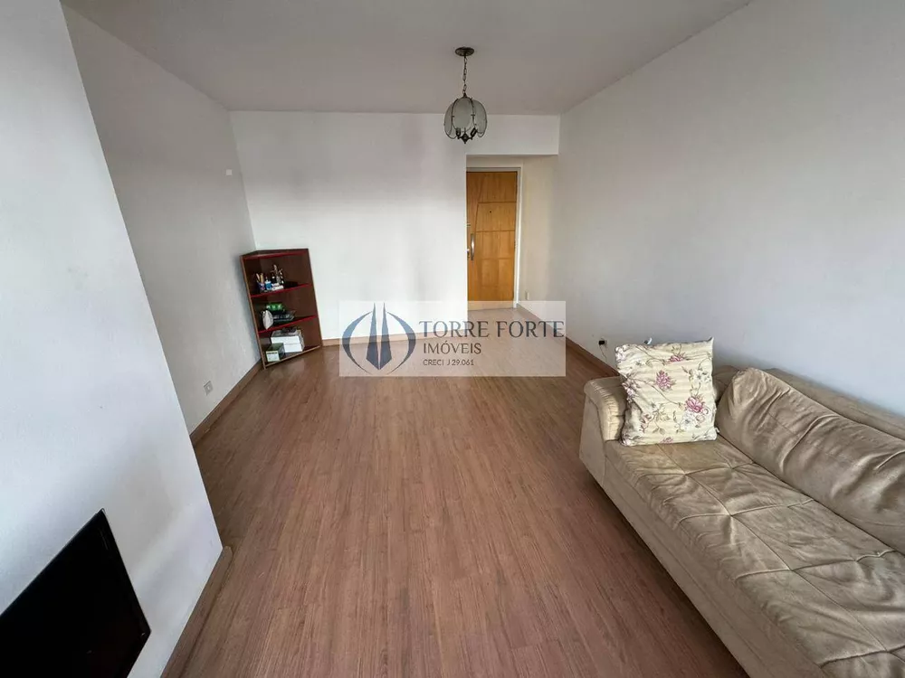 Apartamento à venda com 3 quartos, 75m² - Foto 2