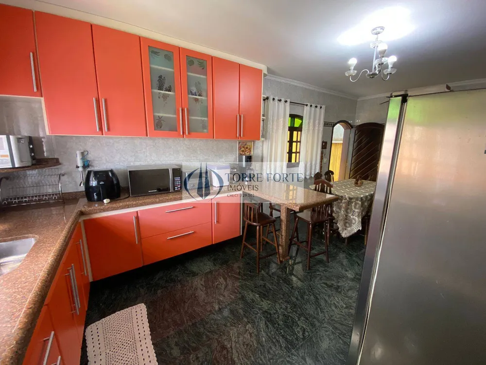 Casa, 3 quartos, 240 m² - Foto 1