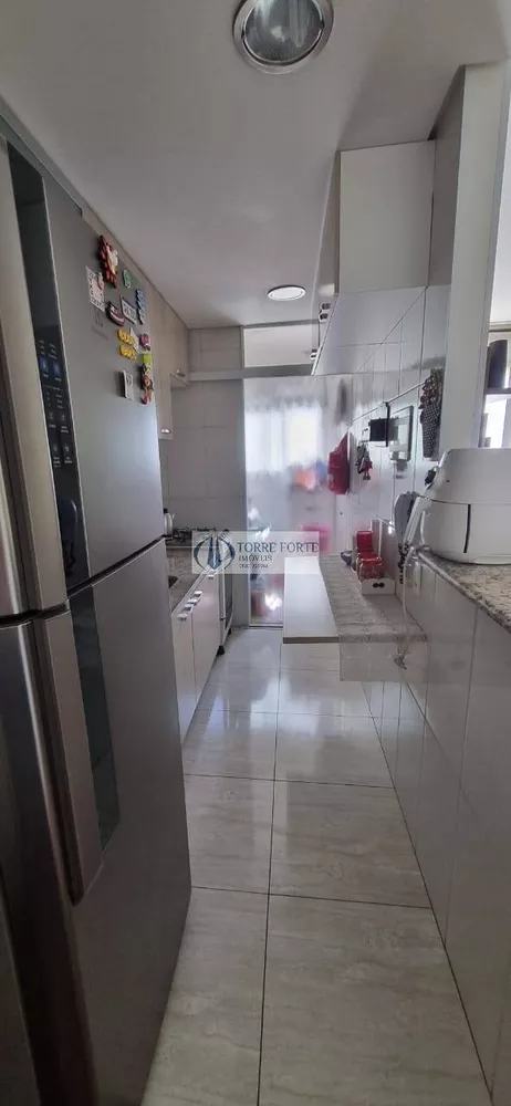 Apartamento à venda com 2 quartos, 60m² - Foto 2