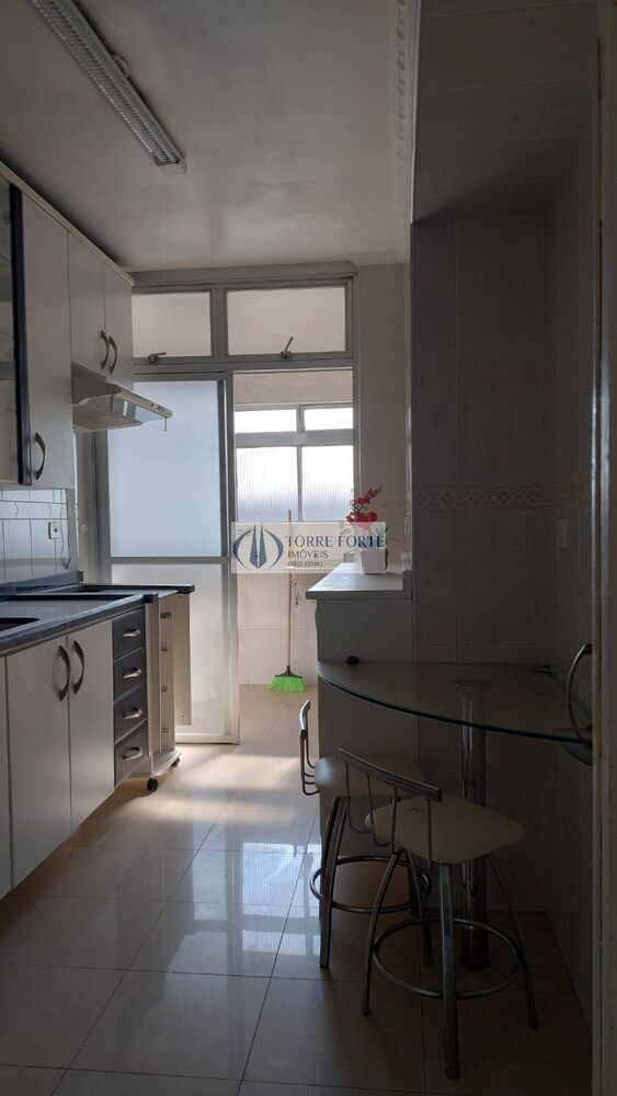 Apartamento à venda com 2 quartos, 65m² - Foto 4