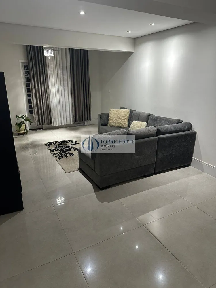 Casa, 3 quartos, 236 m² - Foto 3