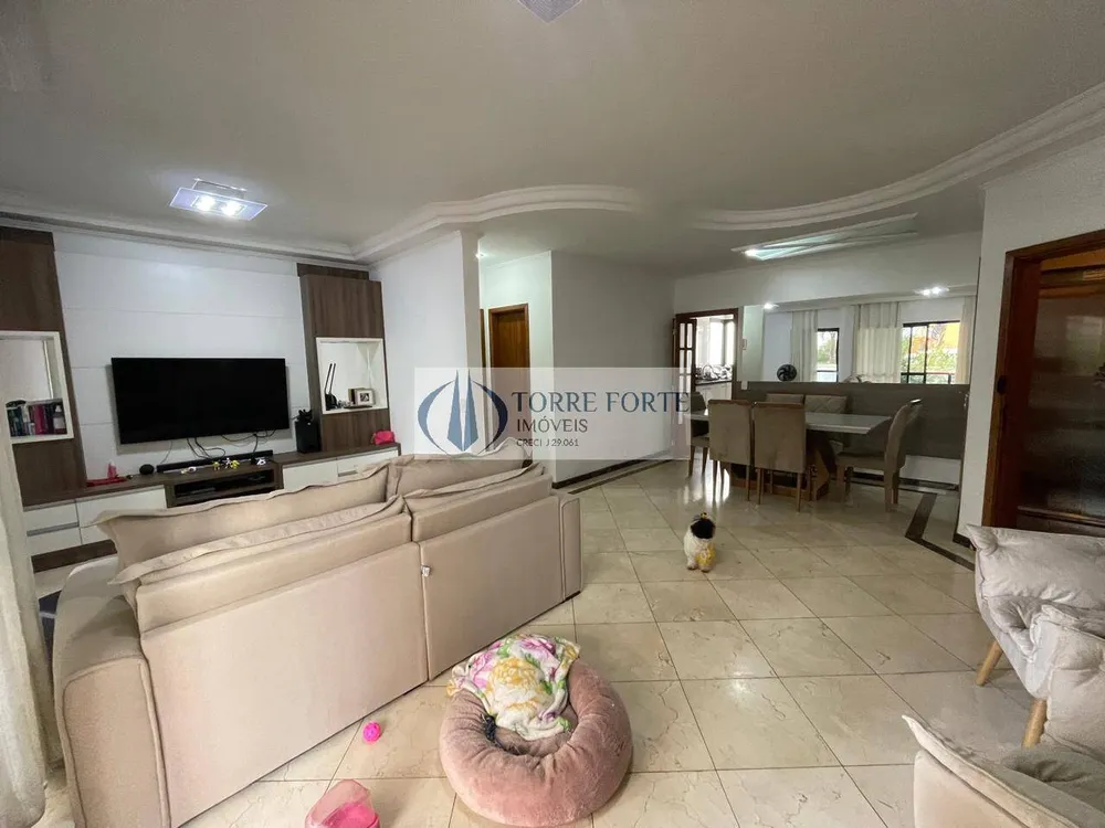 Apartamento, 3 quartos, 147 m² - Foto 2