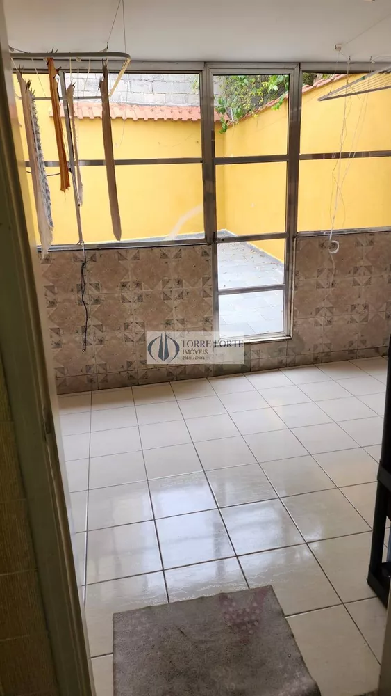 Casa à venda com 4 quartos, 281m² - Foto 2