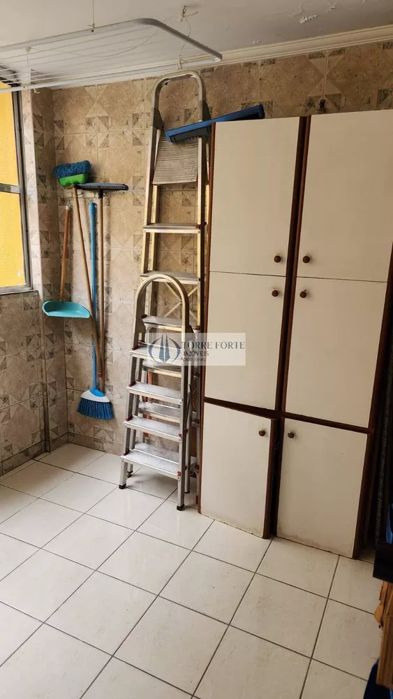 Casa à venda com 4 quartos, 281m² - Foto 3