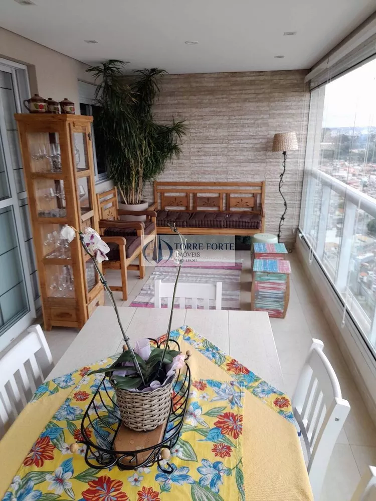 Apartamento à venda com 3 quartos, 107m² - Foto 2