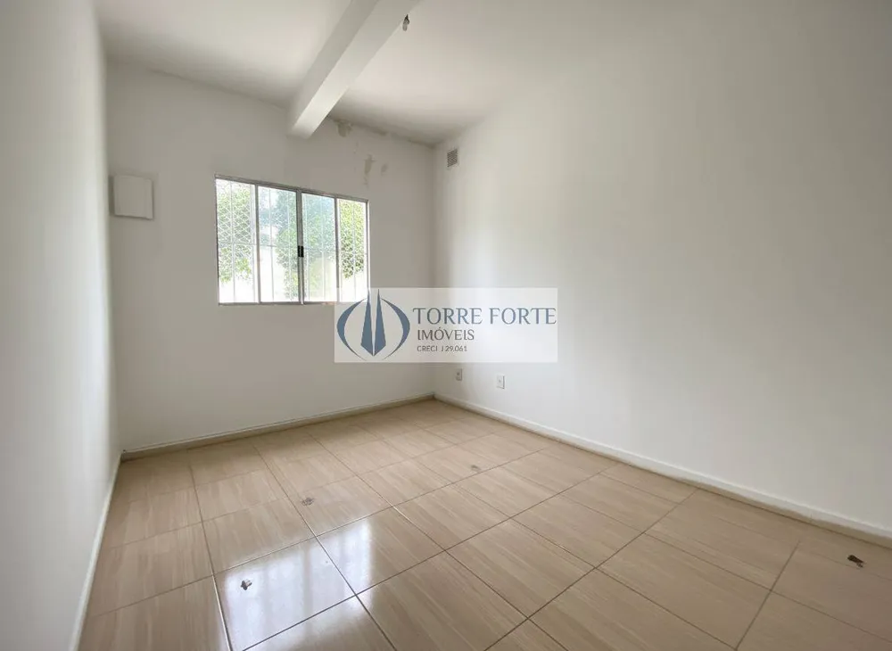 Casa, 5 quartos, 210 m² - Foto 2