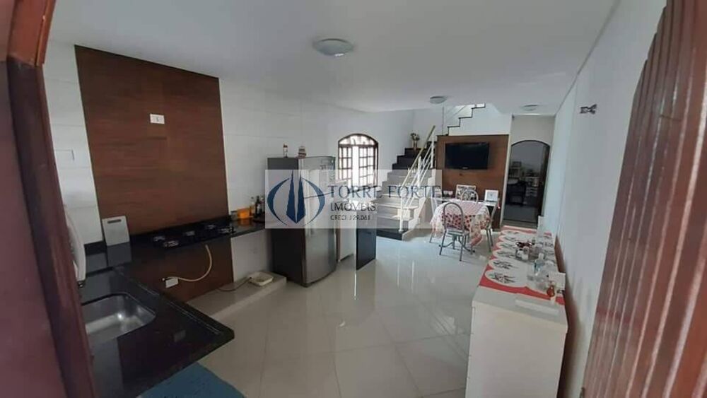 Casa à venda com 4 quartos, 300m² - Foto 2