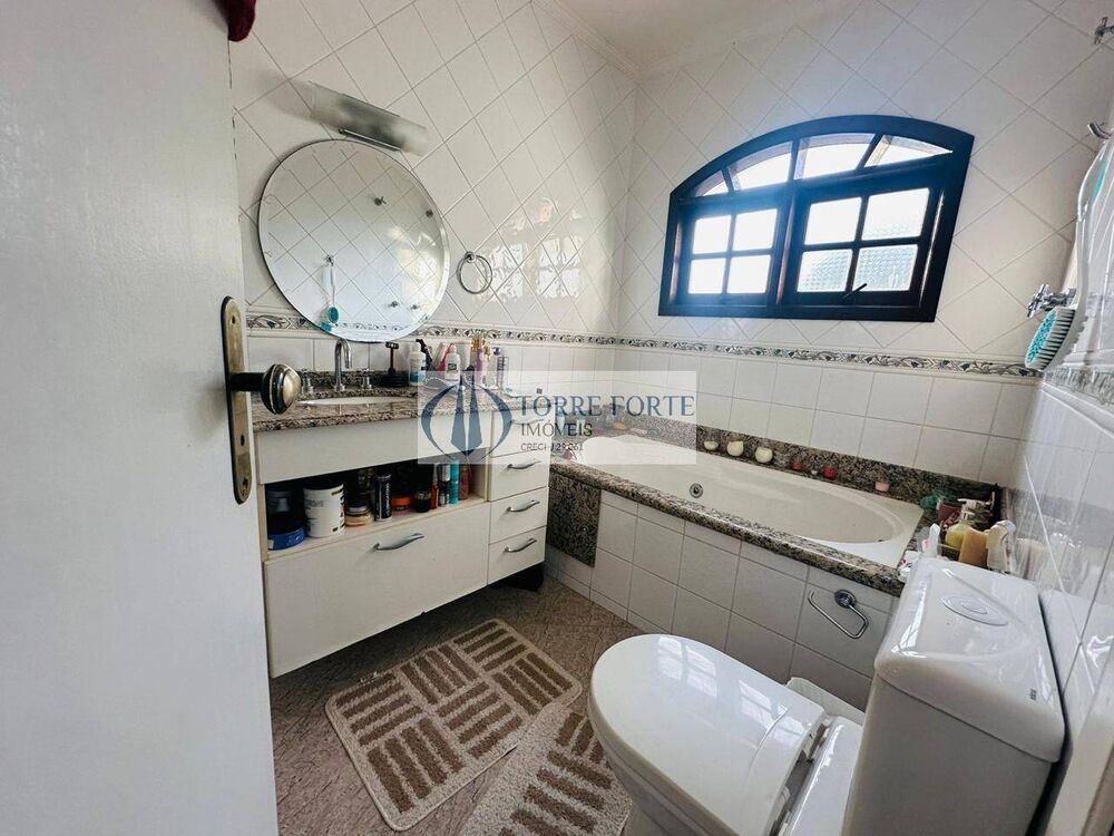 Sobrado à venda com 3 quartos, 226m² - Foto 2