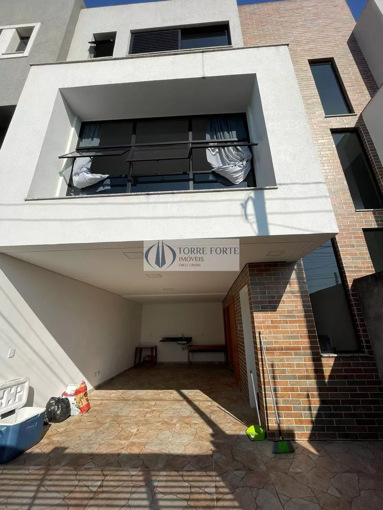 Casa à venda com 2 quartos, 100m² - Foto 1