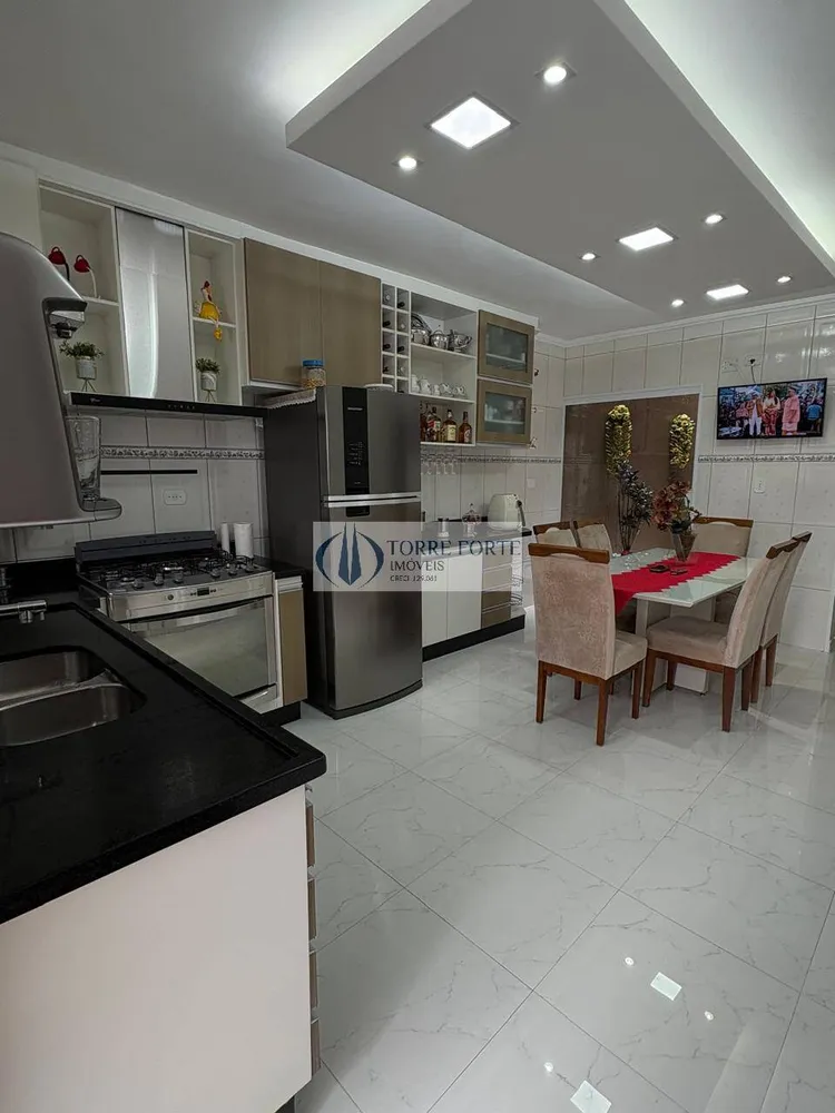 Casa, 3 quartos, 174 m² - Foto 1