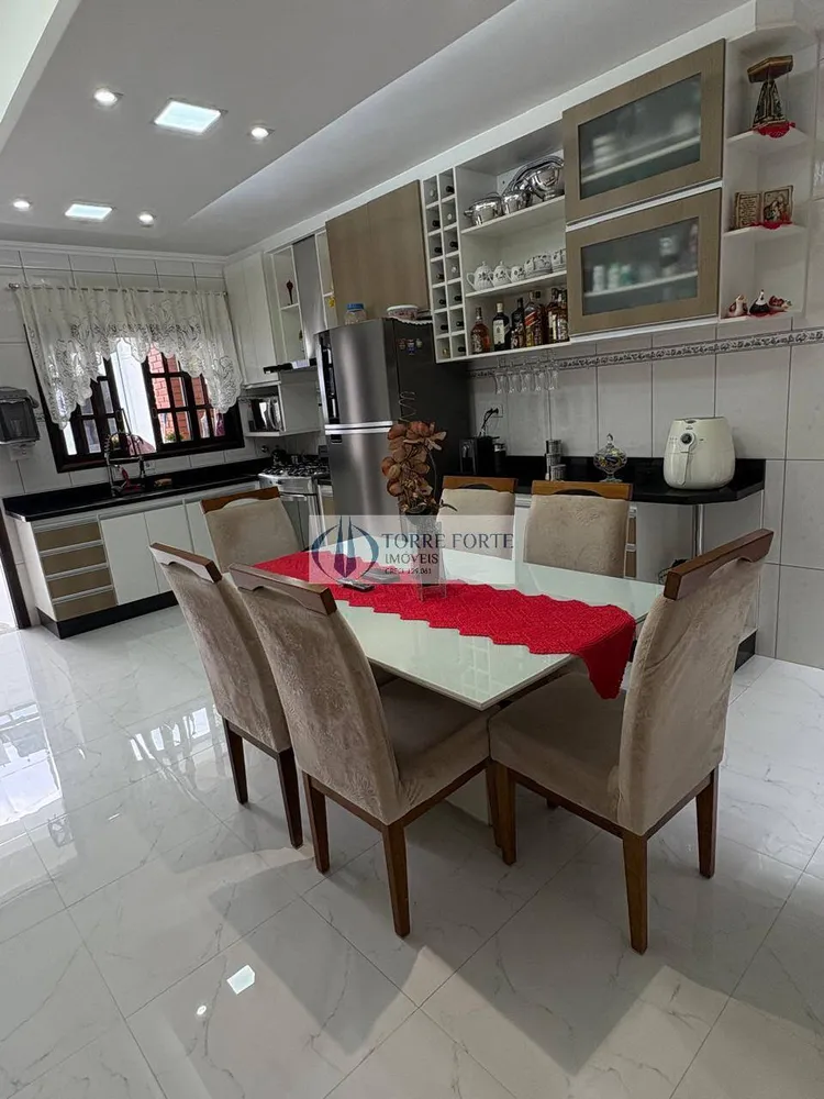 Casa, 3 quartos, 174 m² - Foto 2