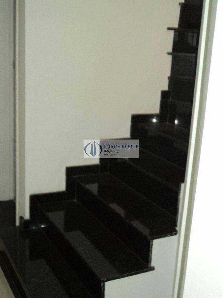 Casa à venda com 3 quartos, 210m² - Foto 3
