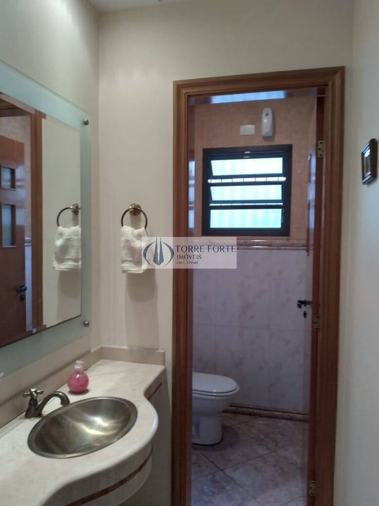 Casa, 3 quartos, 226 m² - Foto 1