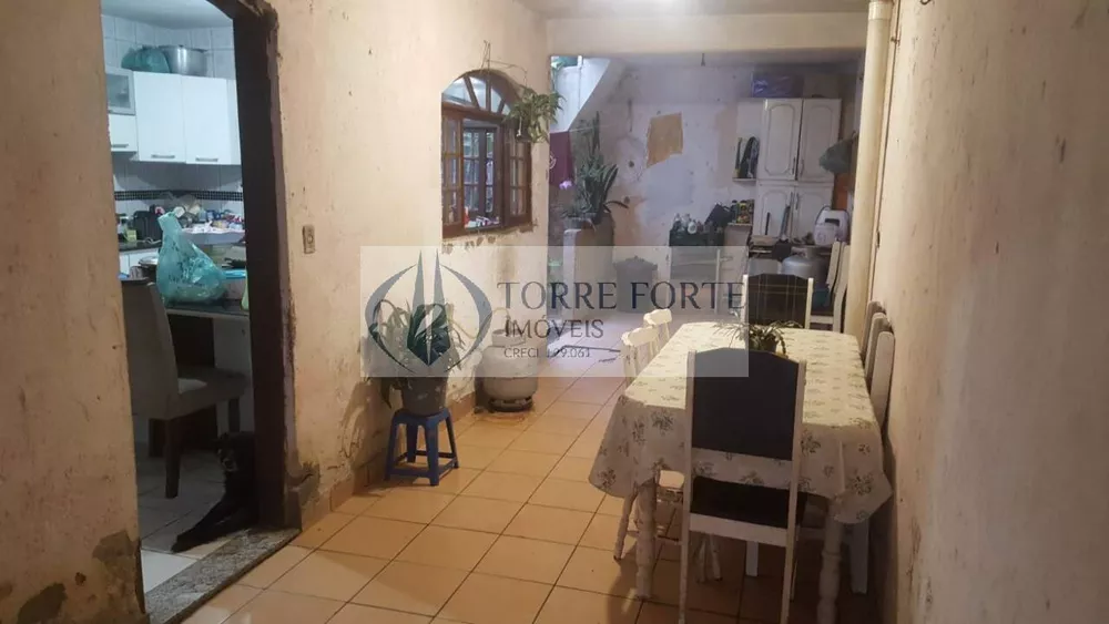 Sobrado à venda com 4 quartos, 300m² - Foto 2