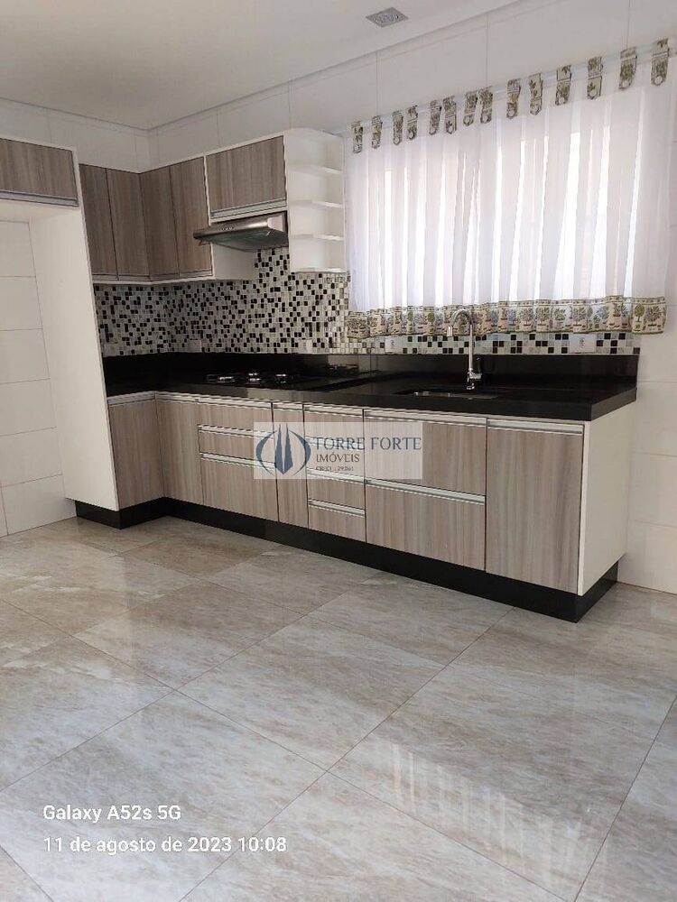 Casa à venda com 3 quartos, 193m² - Foto 3