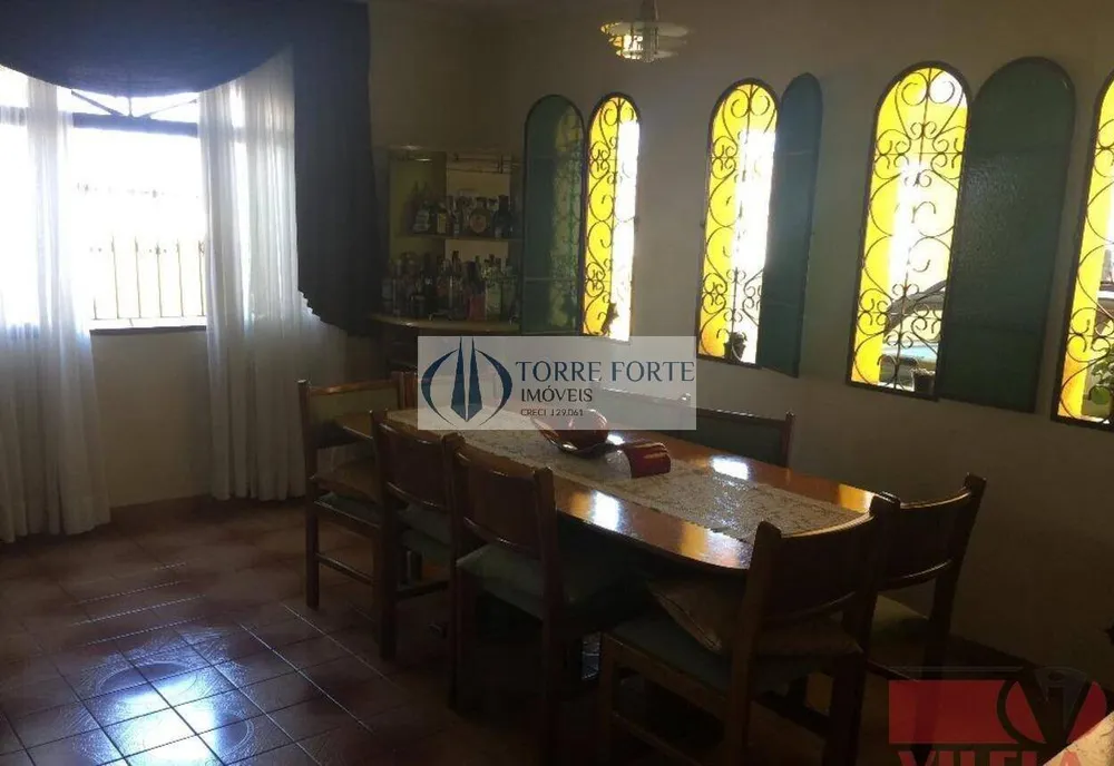 Casa, 3 quartos, 210 m² - Foto 2