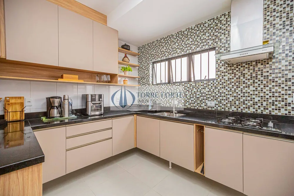 Casa, 5 quartos, 223 m² - Foto 1