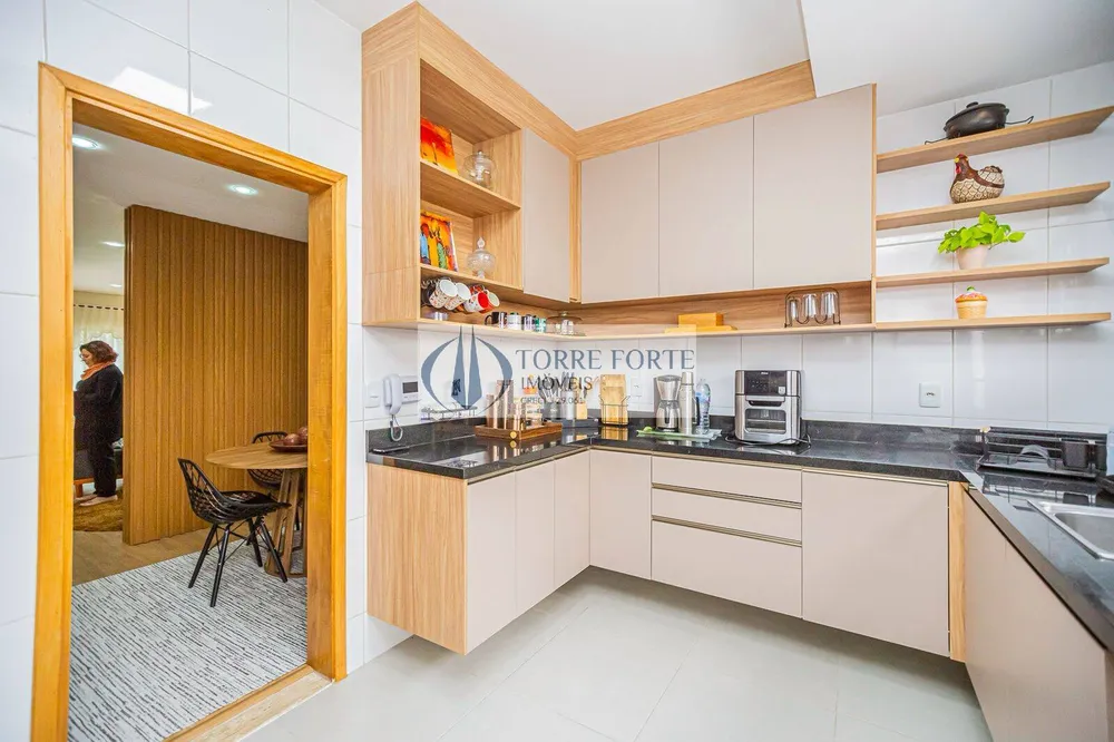 Casa, 5 quartos, 223 m² - Foto 2