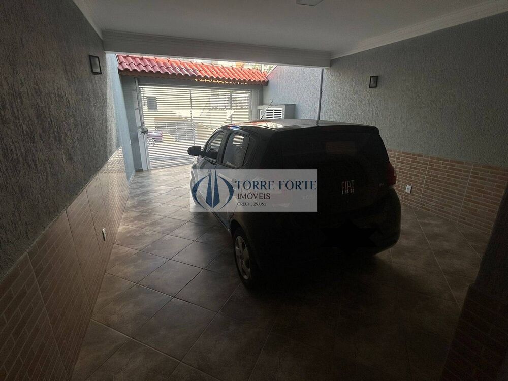 Sobrado à venda com 3 quartos, 200m² - Foto 1