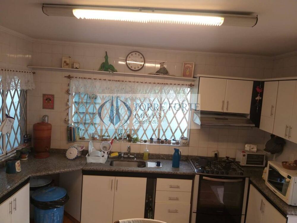 Casa à venda com 3 quartos, 198m² - Foto 3