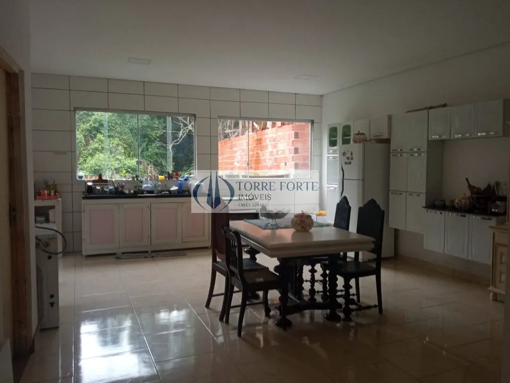 Casa, 3 quartos, 240 m² - Foto 1