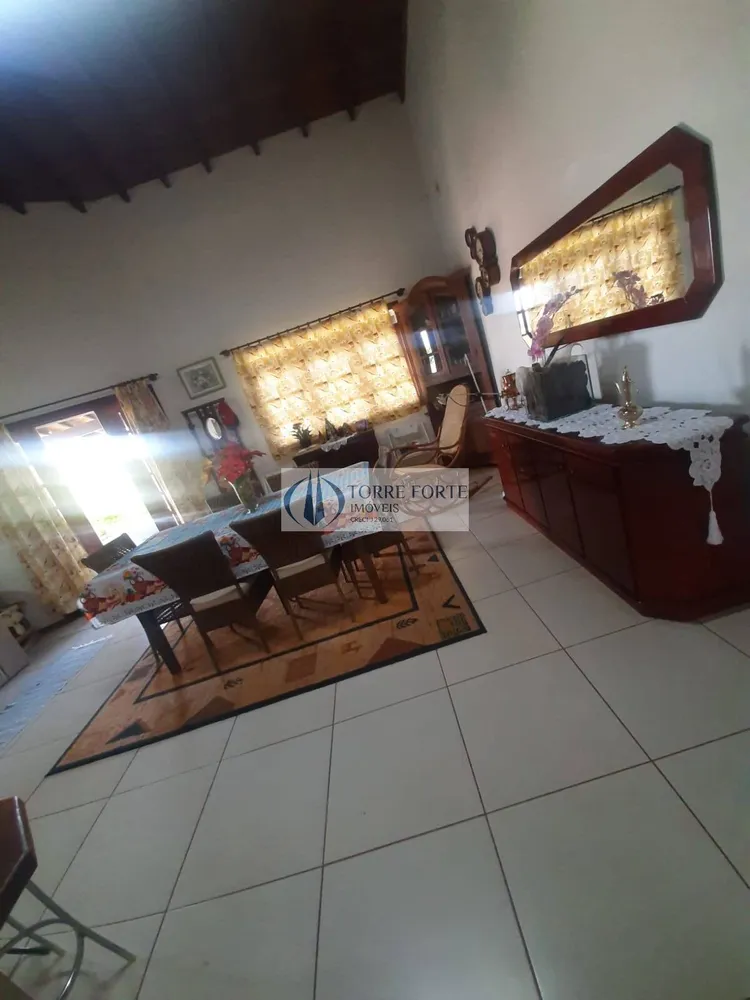 Casa, 3 quartos, 210 m² - Foto 1