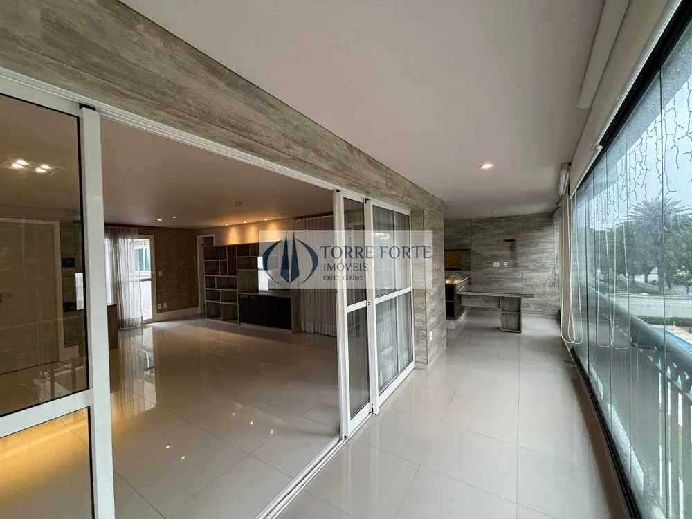 Apartamento, 3 quartos, 215 m² - Foto 1