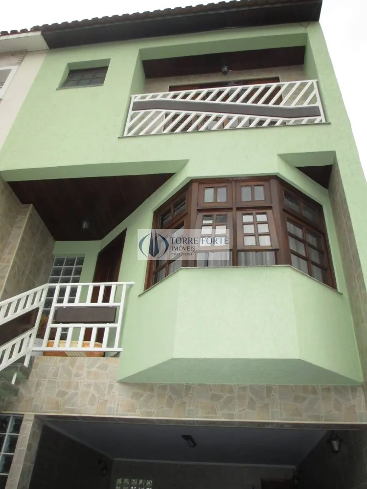Casa, 3 quartos, 221 m² - Foto 1