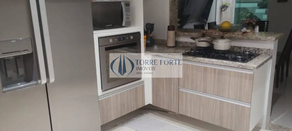 Casa à venda com 3 quartos, 360m² - Foto 4