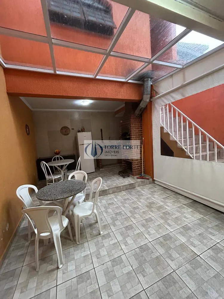 Sobrado, 3 quartos, 241 m² - Foto 1