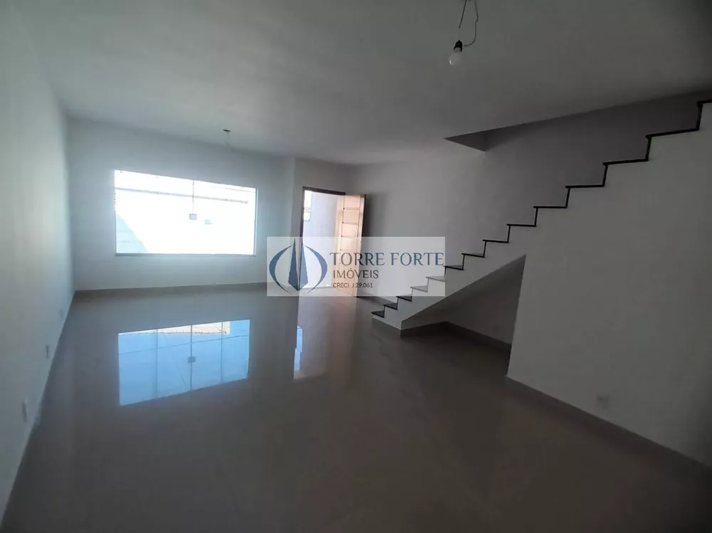 Sobrado à venda com 3 quartos, 100m² - Foto 1