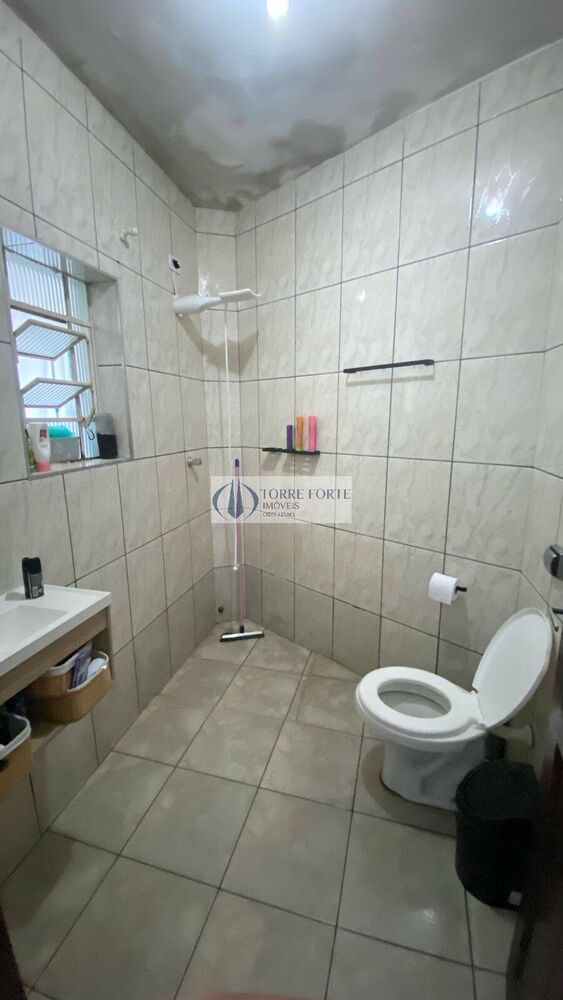 Casa, 5 quartos, 240 m² - Foto 1