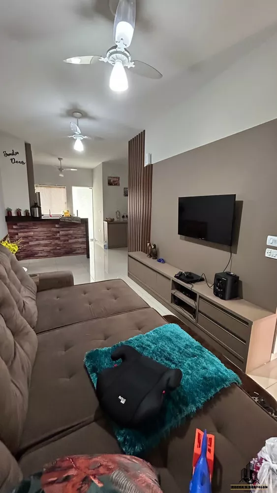 Casa à venda com 2 quartos, 61m² - Foto 5