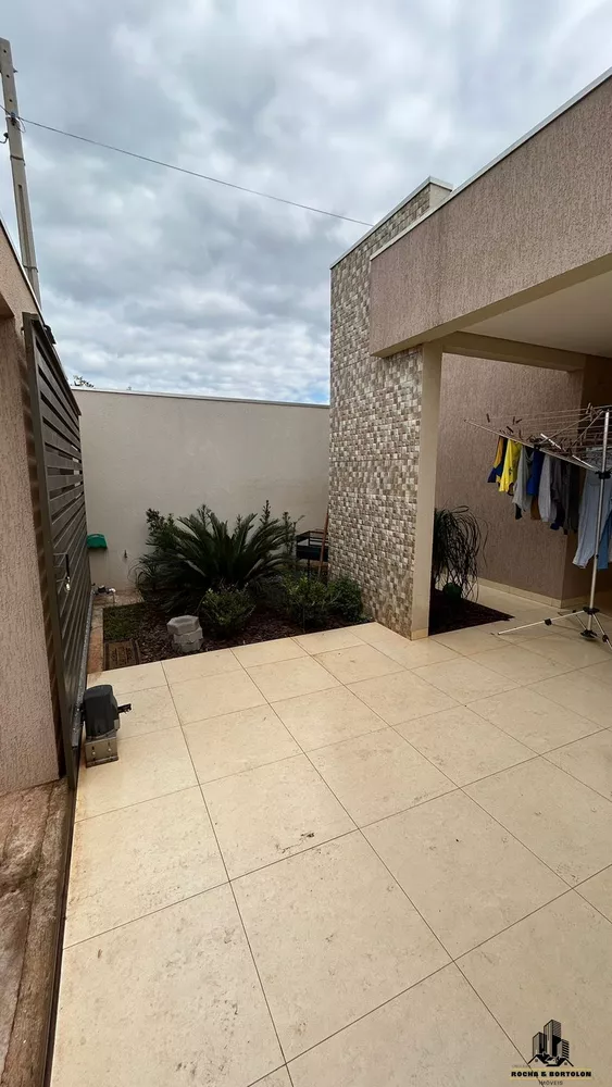 Casa à venda com 2 quartos, 61m² - Foto 4