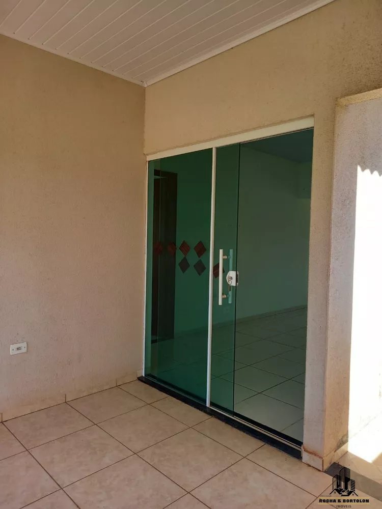 Casa à venda com 3 quartos, 74m² - Foto 2