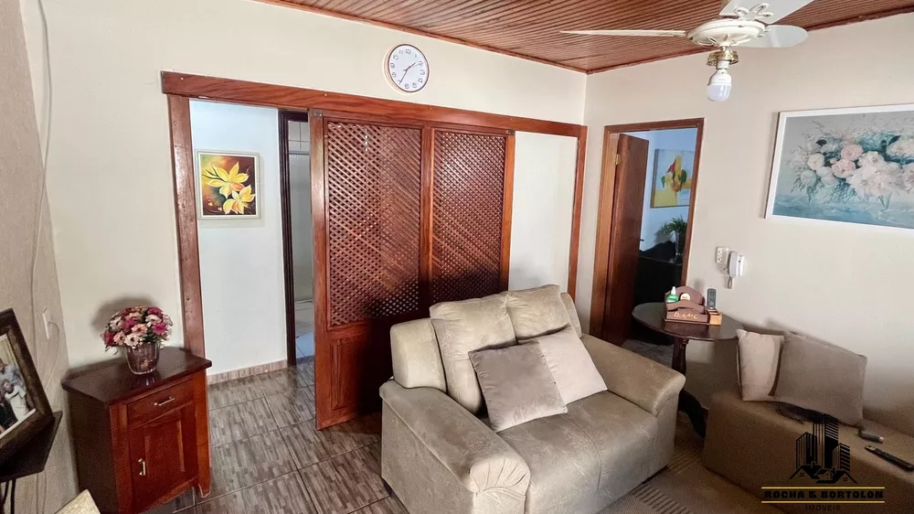 Casa à venda com 3 quartos, 200m² - Foto 3